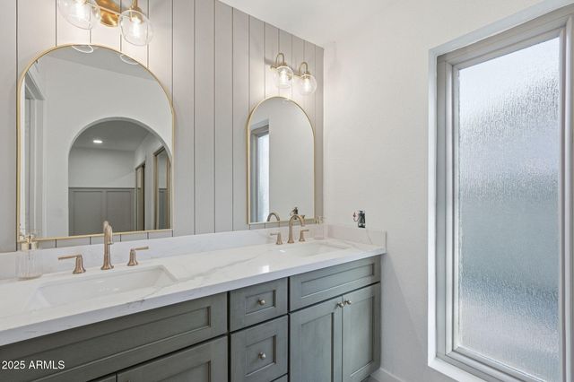 8116 N 18TH Way, Phoenix, AZ 85020