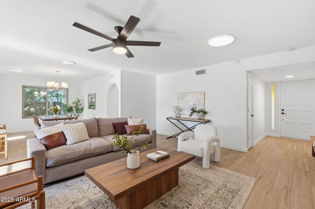 8116 N 18TH Way, Phoenix, AZ 85020