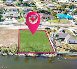 625 Gleason PKWY, Cape Coral, FL 33914