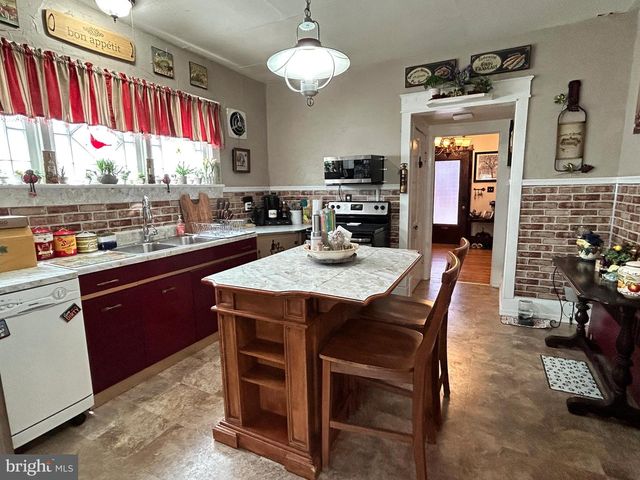 228 S TENNESSEE AVE, Martinsburg, WV 25401