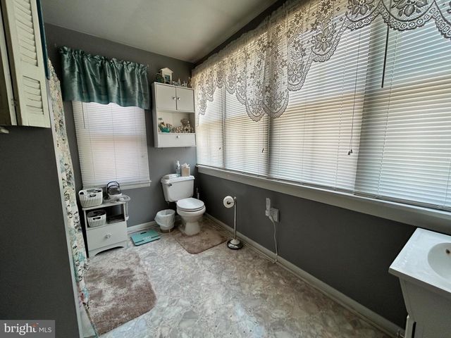 228 S TENNESSEE AVE, Martinsburg, WV 25401
