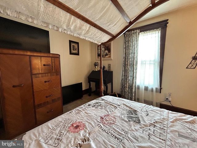 228 S TENNESSEE AVE, Martinsburg, WV 25401