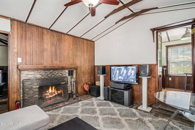 40202 Calle El Clavelito, Green Valley, CA 91390