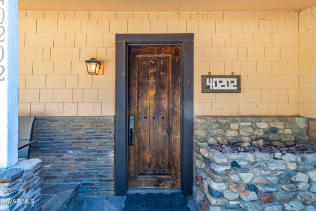 40202 Calle El Clavelito, Green Valley, CA 91390