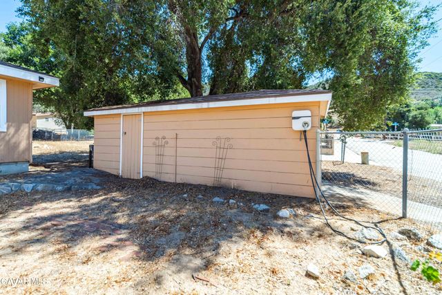 40202 Calle El Clavelito, Green Valley, CA 91390
