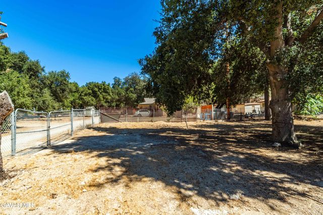 40202 Calle El Clavelito, Green Valley, CA 91390