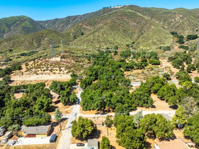 40202 Calle El Clavelito, Green Valley, CA 91390