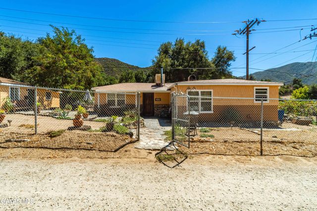 40202 Calle El Clavelito, Green Valley, CA 91390