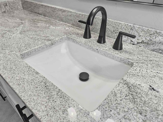 3922 NE Shenandoah Dr, Lawton, OK 73507