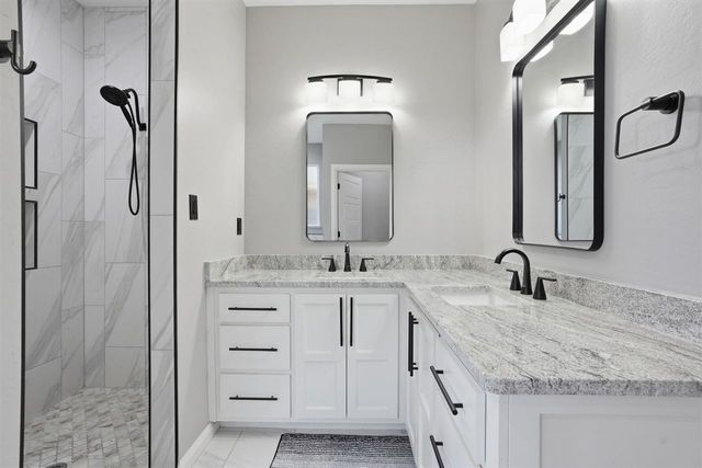 3922 NE Shenandoah Dr, Lawton, OK 73507