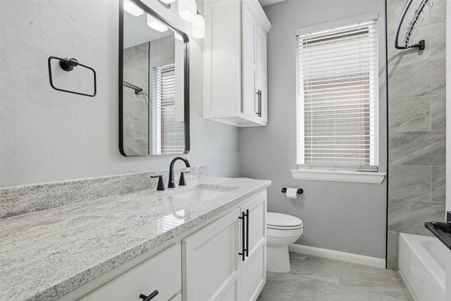 3922 NE Shenandoah Dr, Lawton, OK 73507