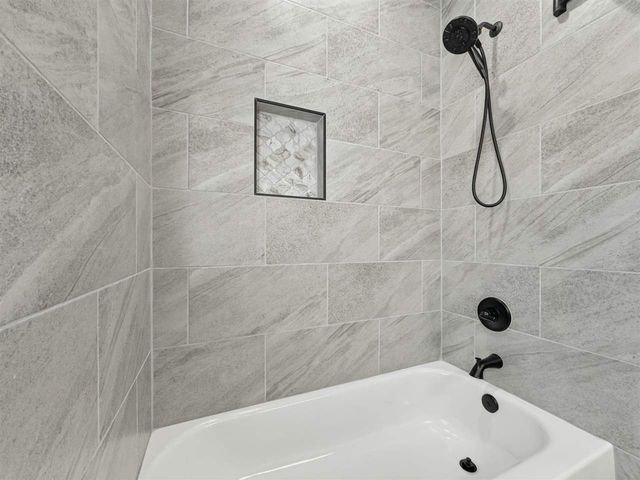 3922 NE Shenandoah Dr, Lawton, OK 73507