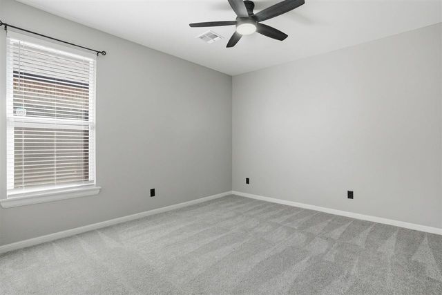 3922 NE Shenandoah Dr, Lawton, OK 73507