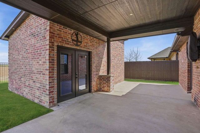 3922 NE Shenandoah Dr, Lawton, OK 73507