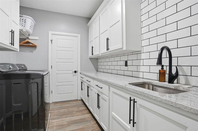 3922 NE Shenandoah Dr, Lawton, OK 73507