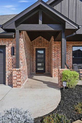 3922 NE Shenandoah Dr, Lawton, OK 73507