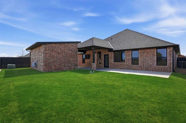 3922 NE Shenandoah Dr, Lawton, OK 73507