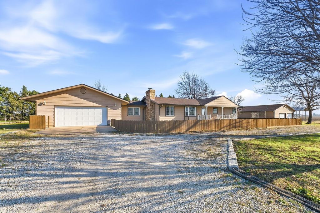 2416 W 111th St S, Peck, KS 67120