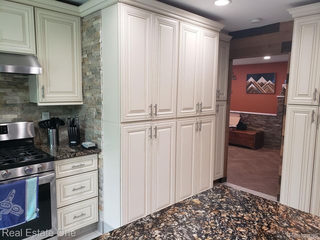 15701 MIDDLEBELT Road, Romulus, MI 48174