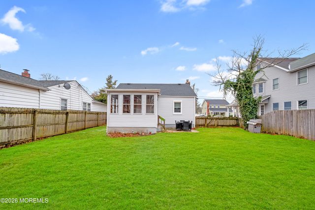 10 Manning Street, Red Bank, NJ 07701