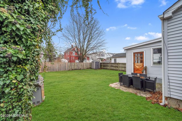 10 Manning Street, Red Bank, NJ 07701