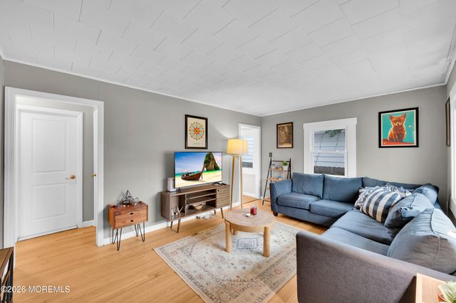 10 Manning Street, Red Bank, NJ 07701