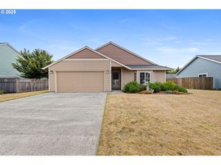 320 Sw JADE Pl, Warrenton, OR 97146