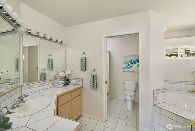 21925 Promontory Court SE, Yelm, WA 98597