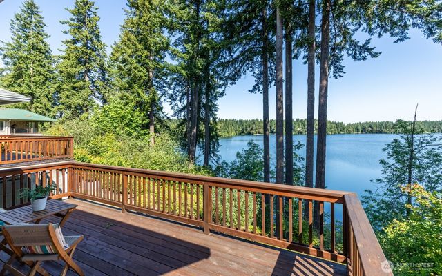 21925 Promontory Court SE, Yelm, WA 98597