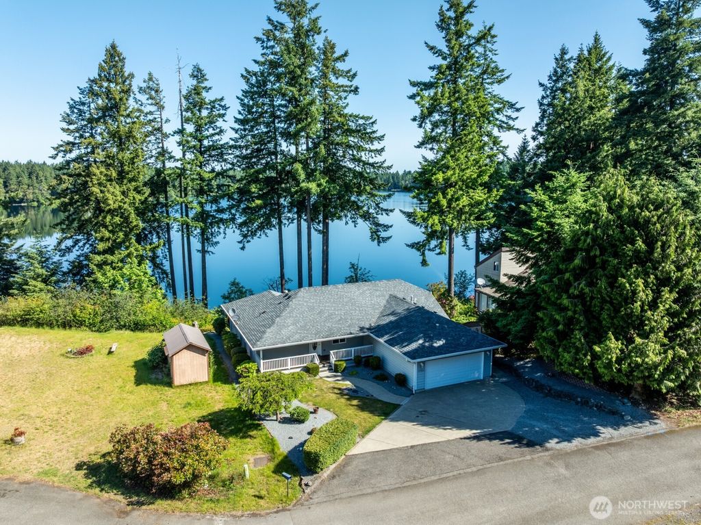 21925 Promontory Court SE, Yelm, WA 98597