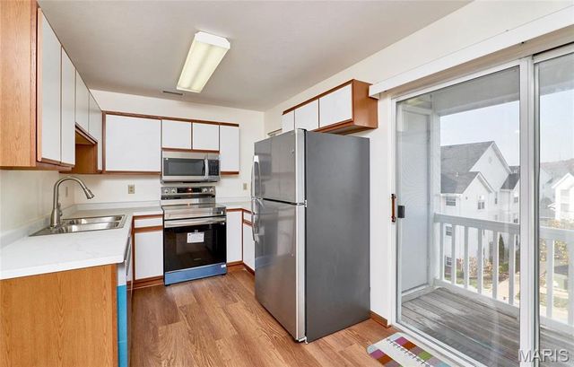 16530 Victoria Crossing Drive L, Wildwood, MO 63040