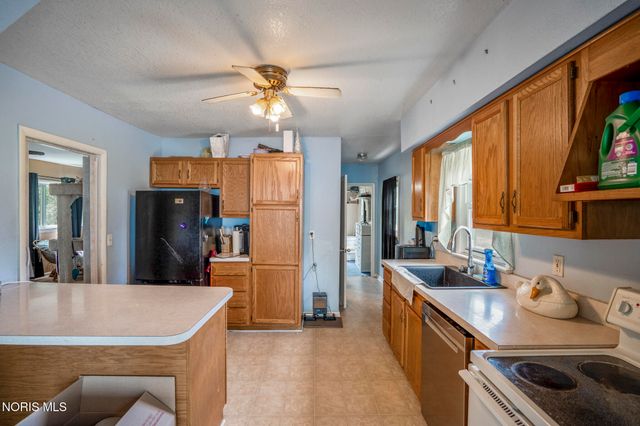 13110 Bishop Road, Bowling Green, OH 43402