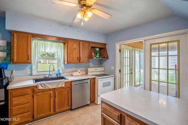 13110 Bishop Road, Bowling Green, OH 43402
