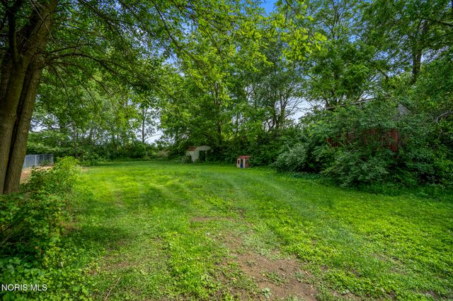 13110 Bishop Road, Bowling Green, OH 43402