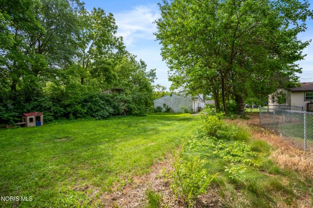 13110 Bishop Road, Bowling Green, OH 43402