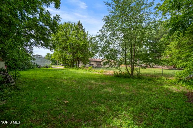 13110 Bishop Road, Bowling Green, OH 43402