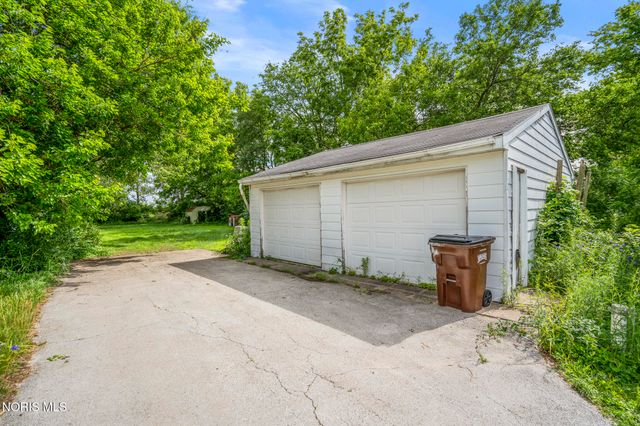 13110 Bishop Road, Bowling Green, OH 43402