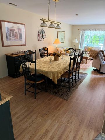 252 Barn Swallow Court, Manorville, NY 11949