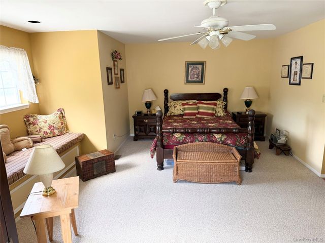 252 Barn Swallow Court, Manorville, NY 11949