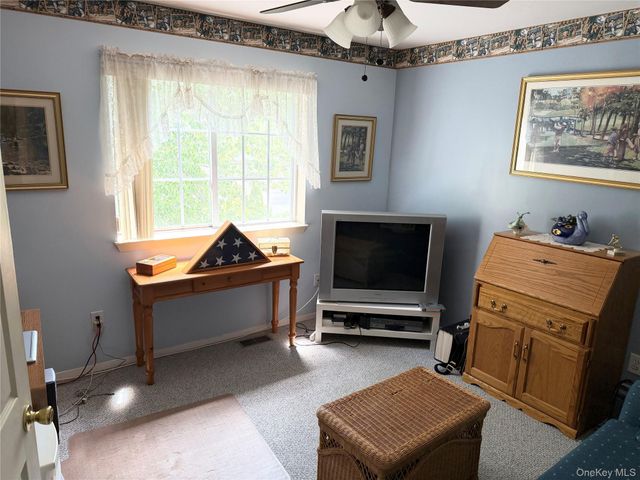 252 Barn Swallow Court, Manorville, NY 11949