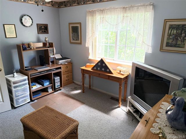 252 Barn Swallow Court, Manorville, NY 11949