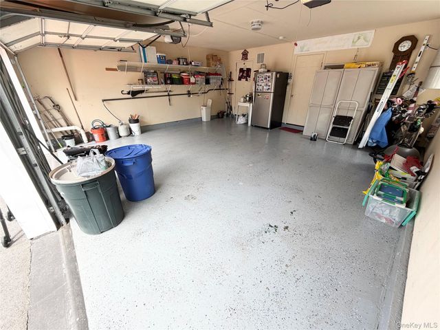 252 Barn Swallow Court, Manorville, NY 11949