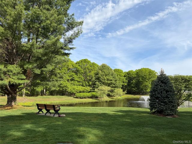 252 Barn Swallow Court, Manorville, NY 11949