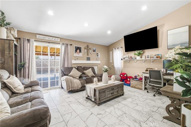 347 Columbine Court, Perris, CA 92570