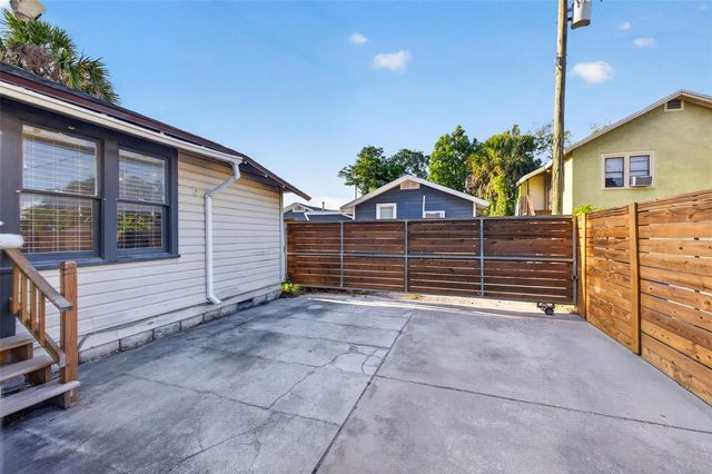 2419 DARTMOUTH AVENUE N, St Petersburg, FL 33713