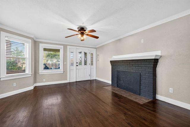 2419 DARTMOUTH AVENUE N, St Petersburg, FL 33713