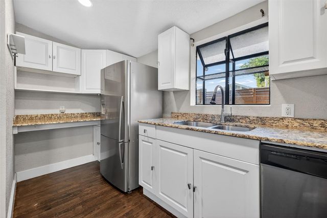 2419 DARTMOUTH AVENUE N, St Petersburg, FL 33713