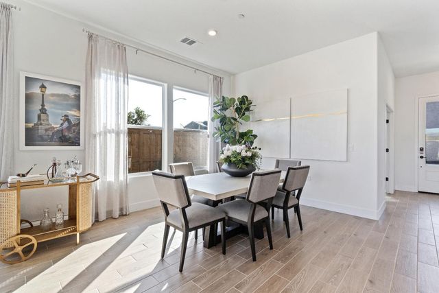 2283 N Argyle Avenue, Clovis, CA 93619