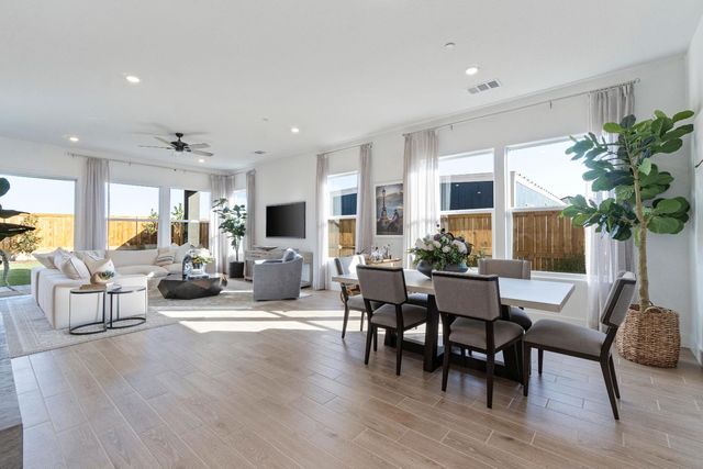 2283 N Argyle Avenue, Clovis, CA 93619