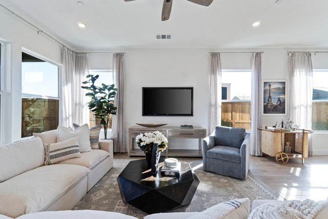 2283 N Argyle Avenue, Clovis, CA 93619